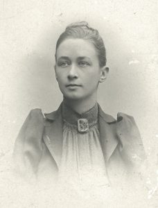 1280px-Hilma_af_Klint,_portrait_photograph_published_in_1901